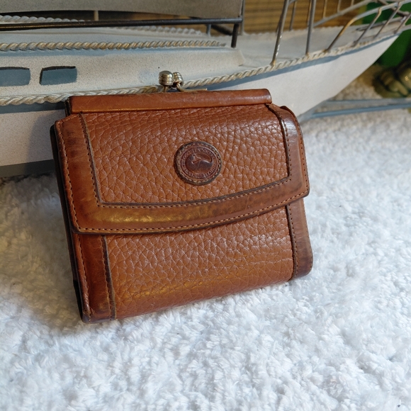 Dooney & Bourke Handbags - Vintage Dooney & Bourke Leather Wallet Brown ORGANIZER W/ KissLock Coin USA